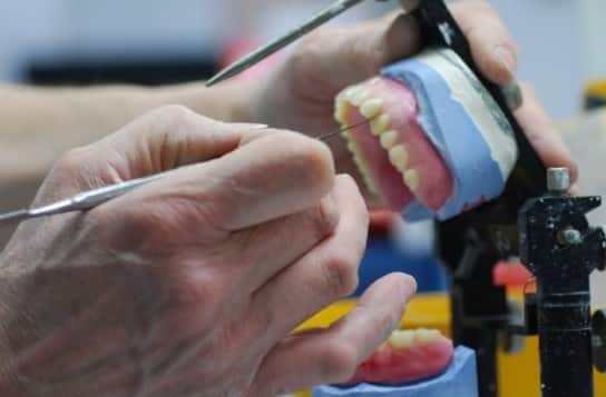 Reparatie kunstgebit