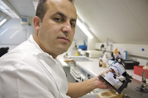 Kunstgebit reparatie Amsterdam Zaandam